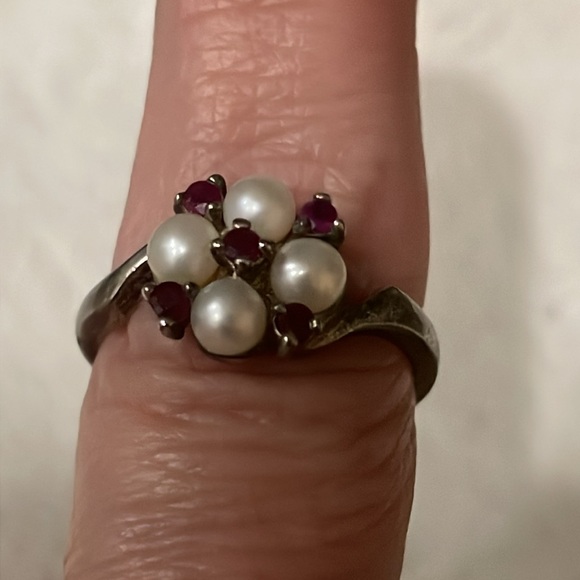 Solid Sterling Silver 925 Natural Ruby & Culture Pearl Custer Ring
